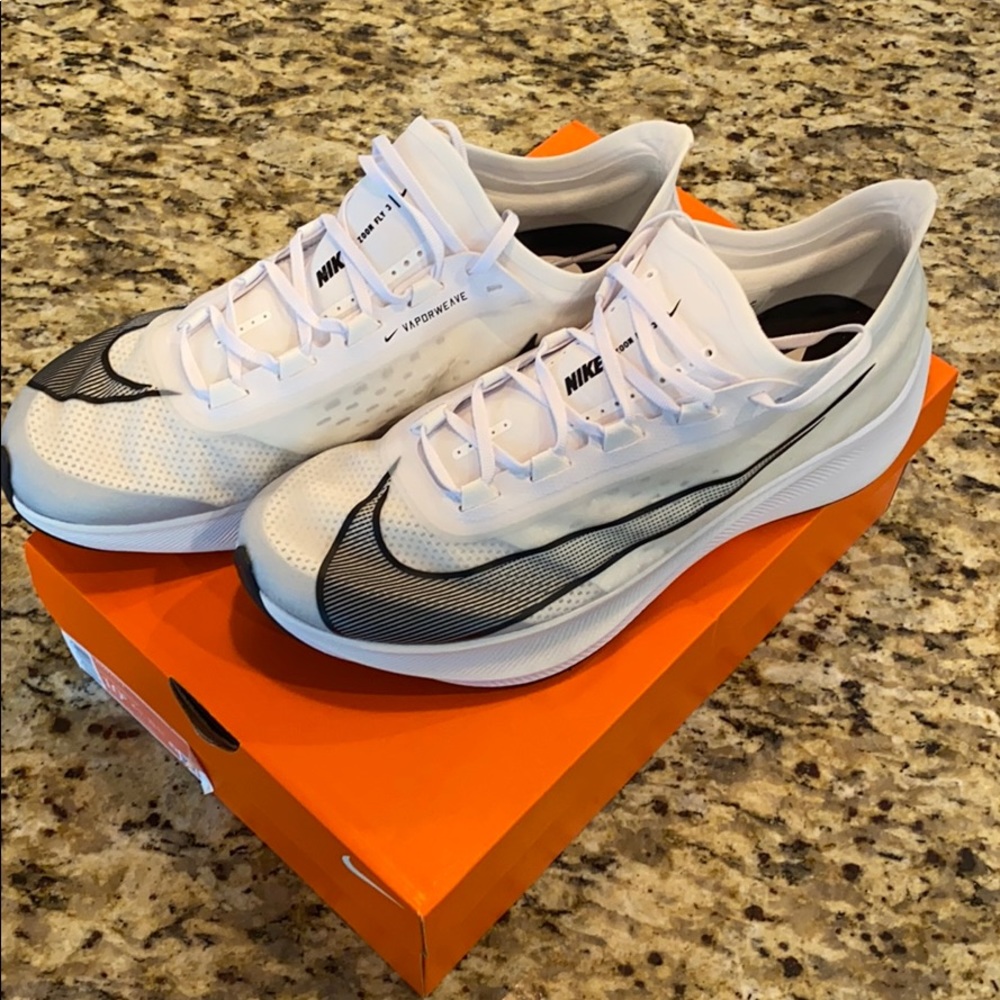 NWT Nike Zoom Fly 3 size 10.5
